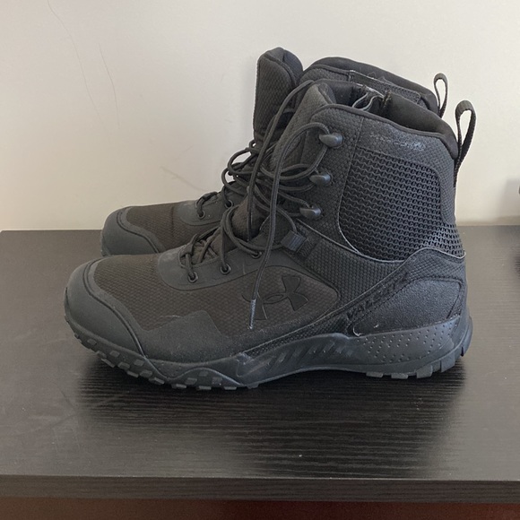 Very Gently Used Men’s Under Armour Valsetz Boots - Picture 2 of 10